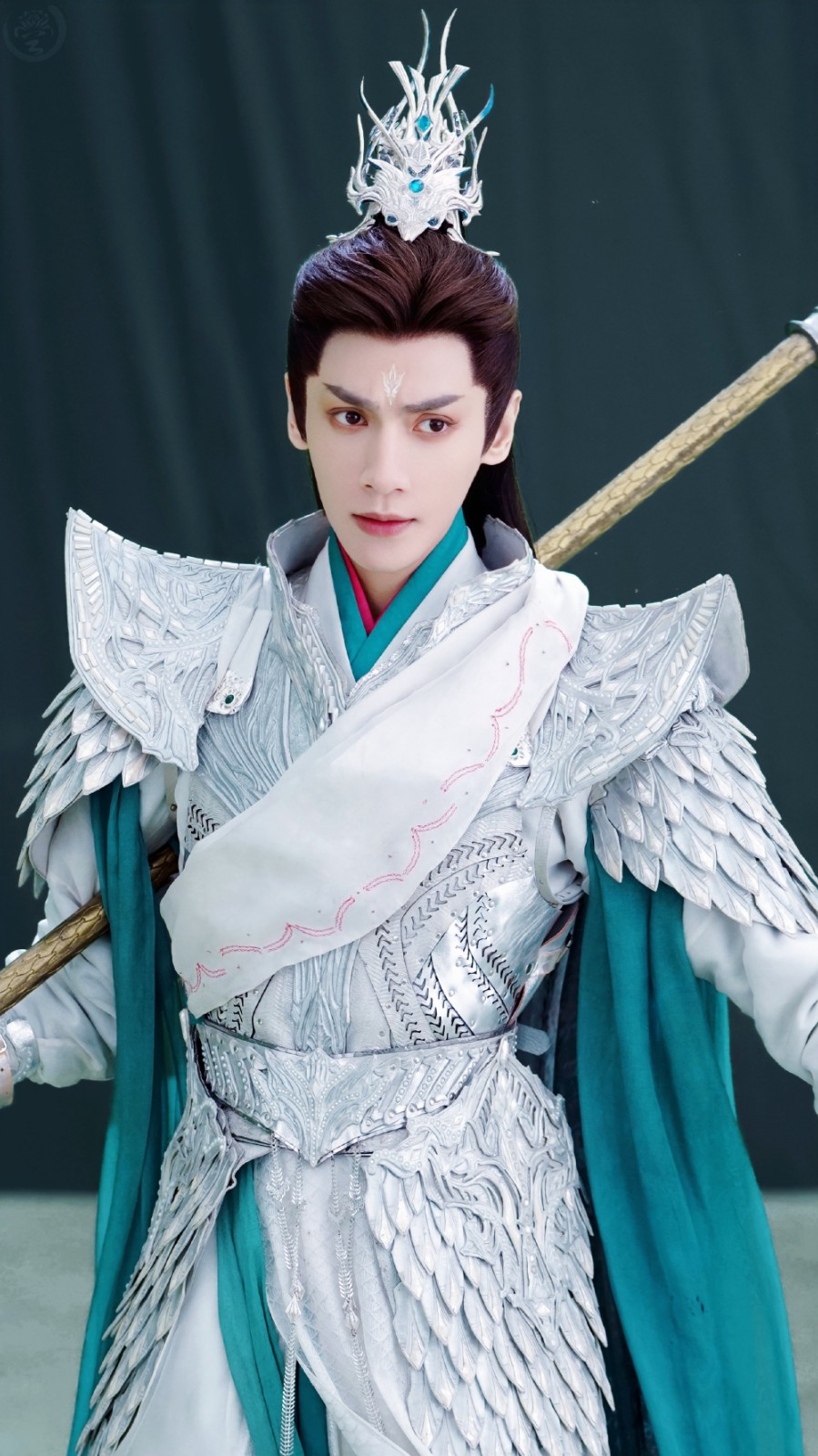 罗云熙《长月烬明》冥夜高清手机壁纸