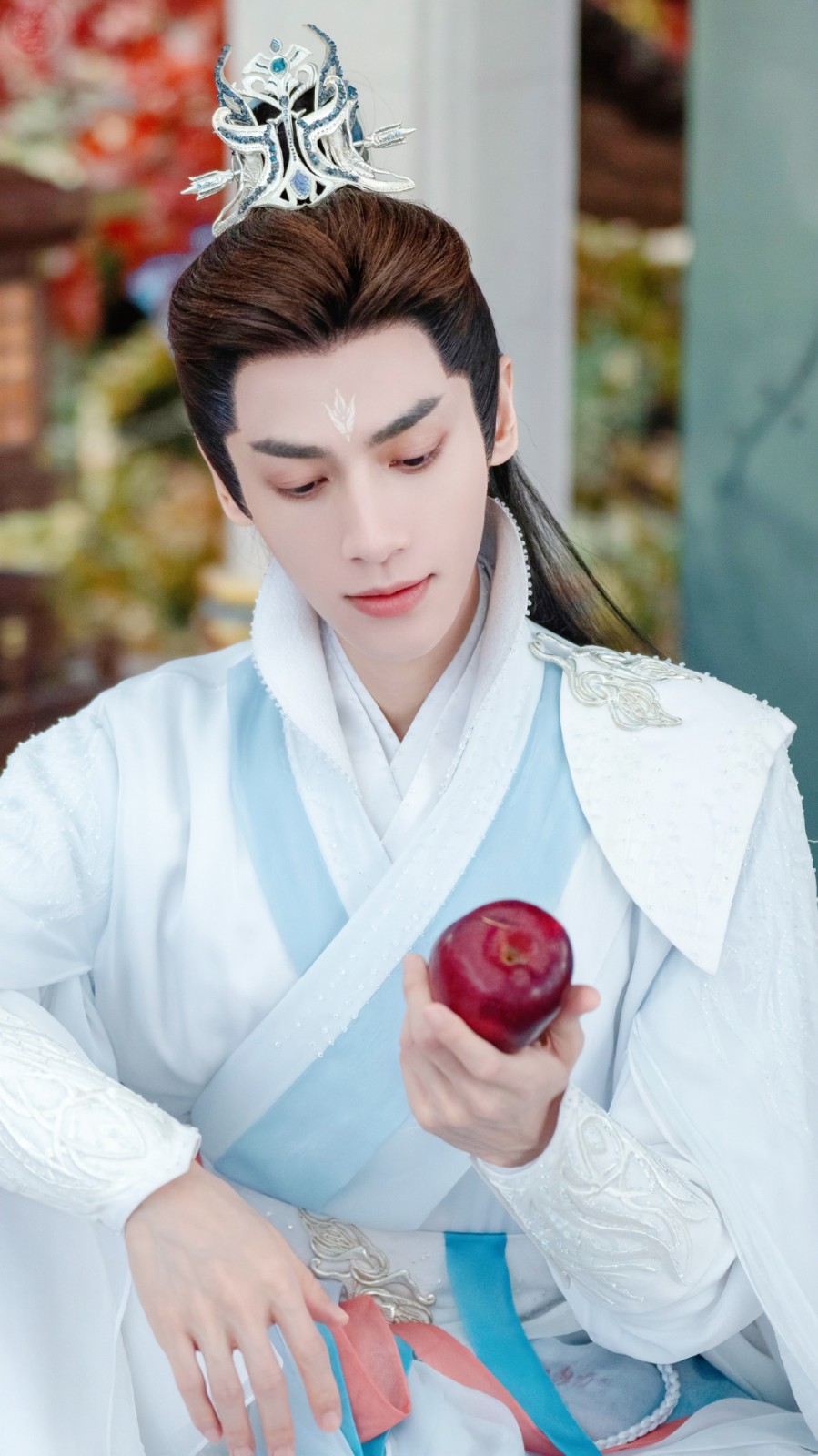 罗云熙《长月烬明》冥夜高清手机壁纸