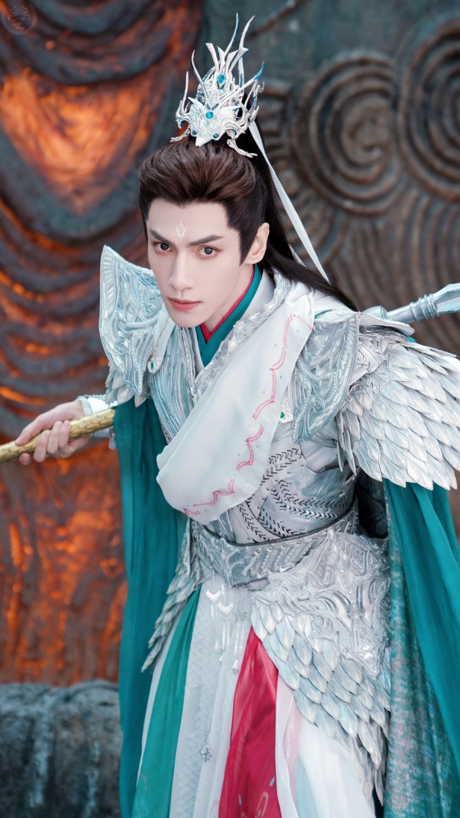 罗云熙《长月烬明》冥夜高清手机壁纸