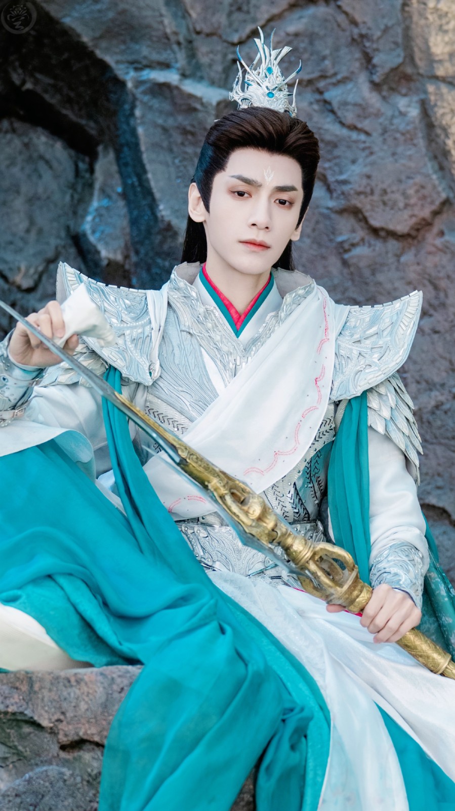 罗云熙《长月烬明》冥夜高清手机壁纸